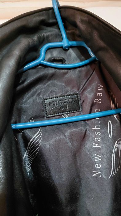 Шкіряна куртка чорна