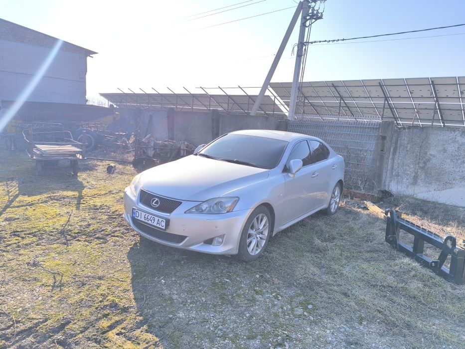 Авто Lexus is 220