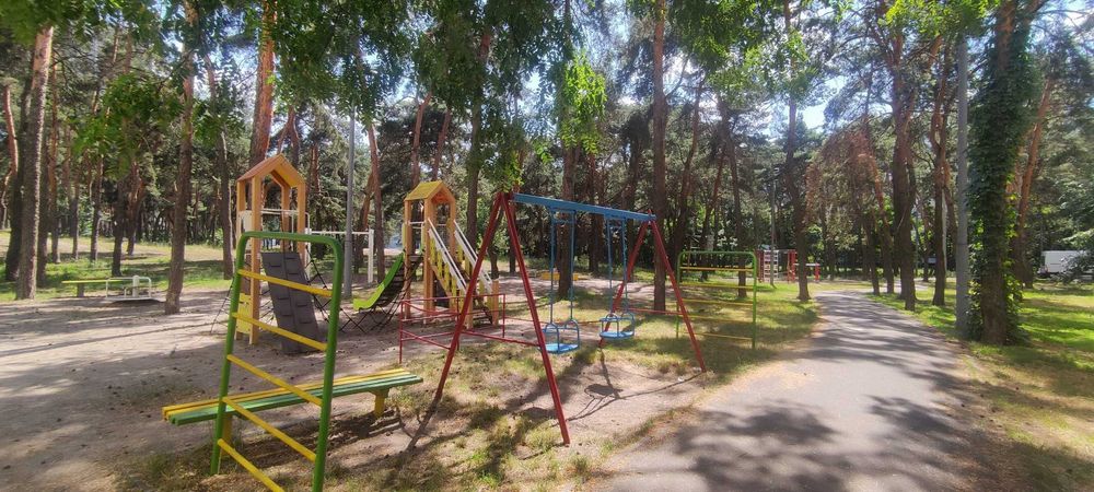 метро Лісова - Чернігівська, Мілютенко 17 В.