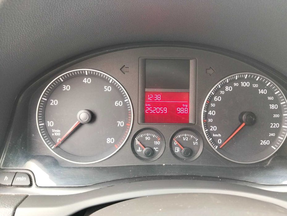 Продам Volkswagen Golf 5