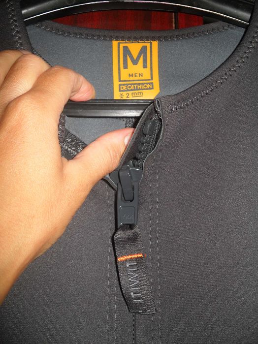 Fato mergulho/surf novo