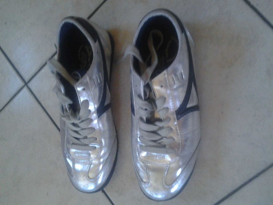 Buty sportowe firmy Diverse srebrne
