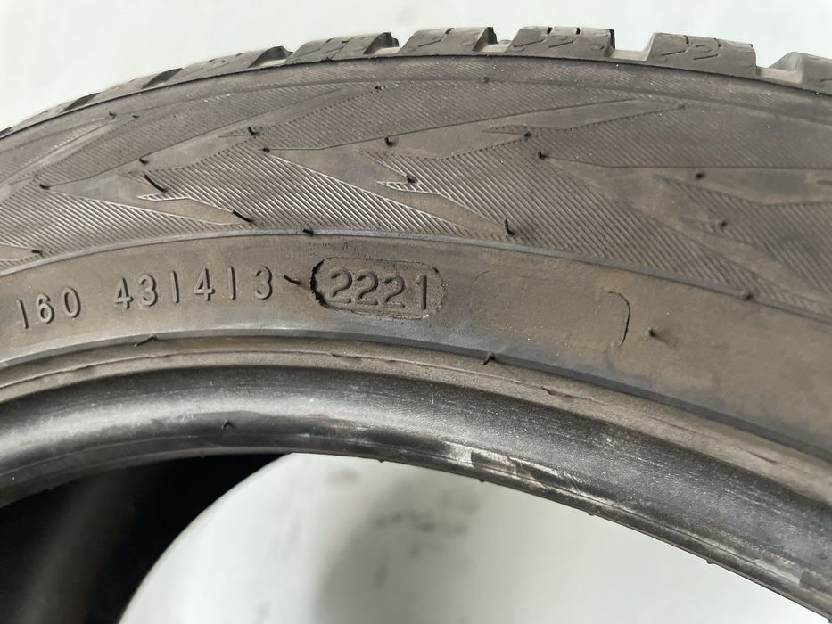 Практично нові всесезонні шини Nokian 235/45 R18 (8мм)