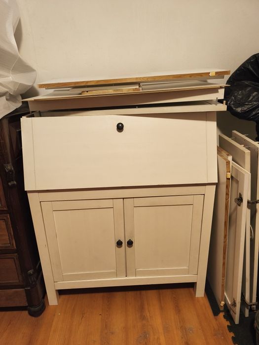 Escrivaninha HEMNES com estante acoplada IKEA