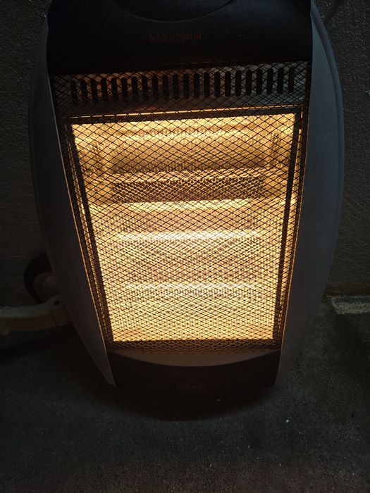 Aquecedor halogeneo rotativo