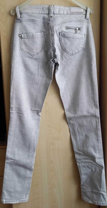 jeansy dżinsy spodnie 26 XS metka
