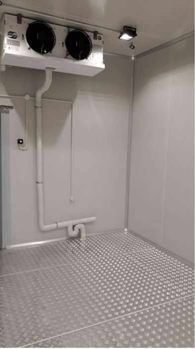 Промислові холодильні камери. Сендвіч панелі.