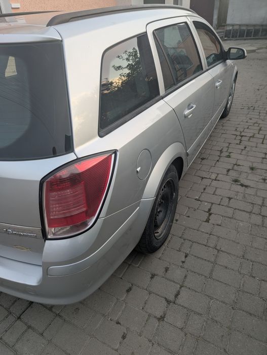 Opel Astra H 1,6 бензин