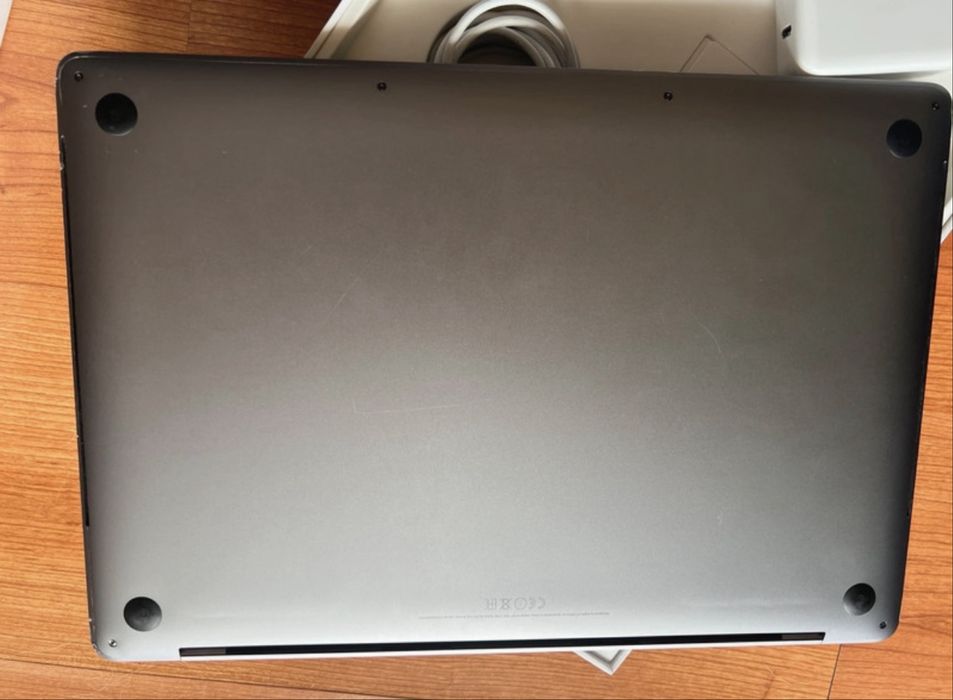 MacBook Pro com touchpad