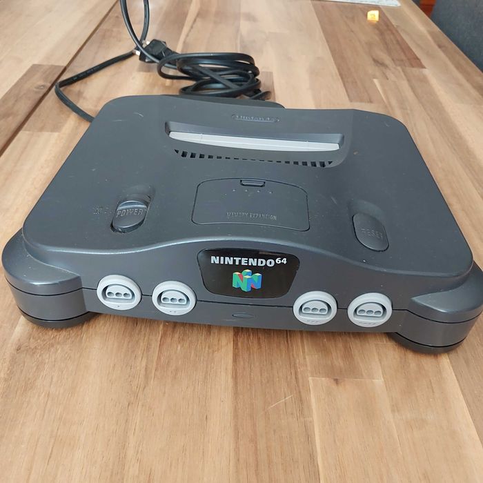Nintendo 64 czarne