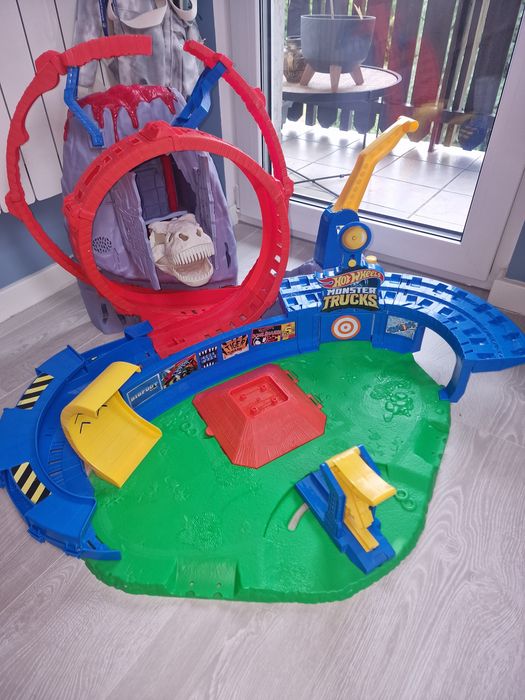 Tor Hot Wheels Monster Trucks Wulkan Kaskaderska Arena