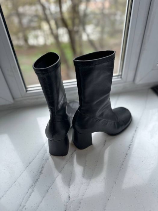 Чоботи на каблуку. 38 розмір