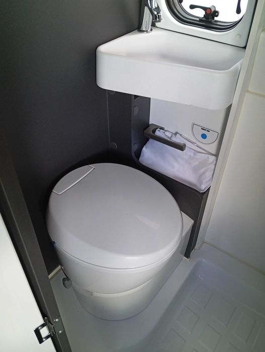 VENDO  Autocaravana Semi-Novo