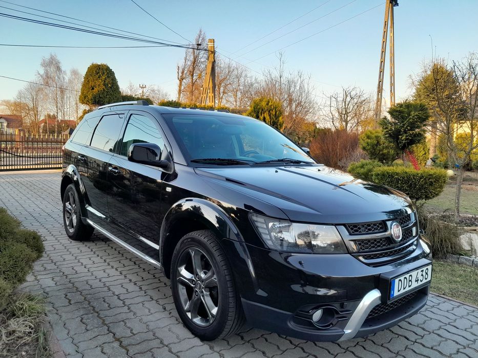 Fiat Freemont 2.0MultiJet16V170KMAllradCrossAWDParktKameraSkóraNaviDVD7osobModel2016