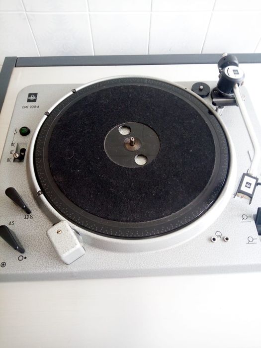 Gira Discos EMT 930 ST.