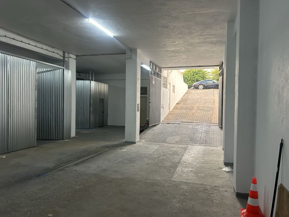 Armazens para arrumos ou garagem para arrendar