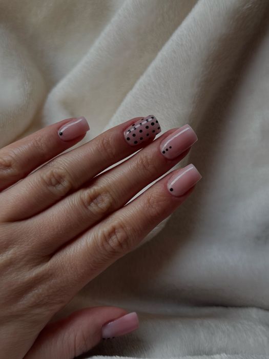 Manicure hybrydowy i żelowy