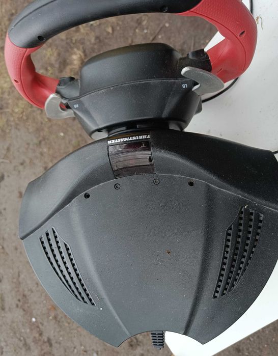 Kierownica Thrustmaster Ferrari 458 Spider z pedałami nie testowana