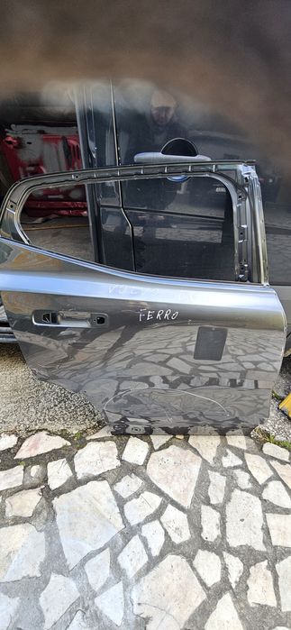 Porta para volvo ex30.