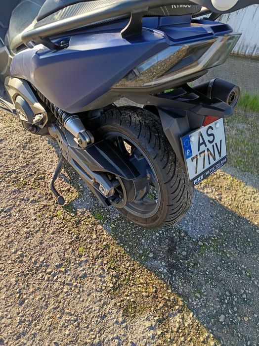 KYMCO AK 550 maxi scooter