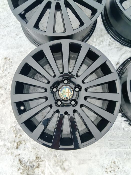 Felgi aluminiowe R17 5x110 Alfa Romeo Jeep Opel czarny połysk 7.5J ET41 OC 65.1