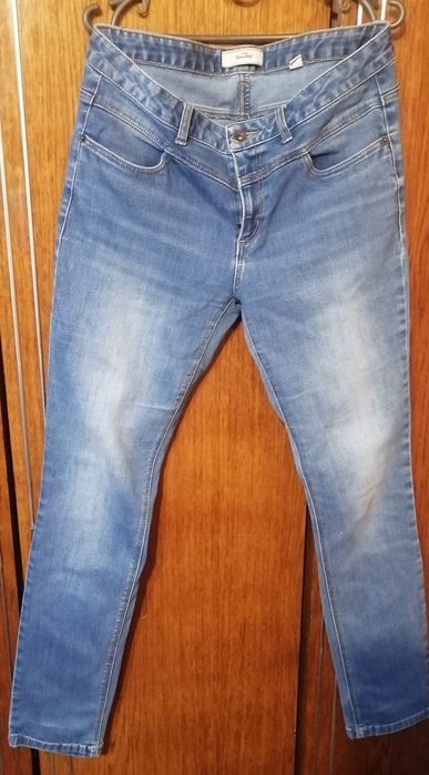 Продам  зручні, джинси,  у відмінному станіі