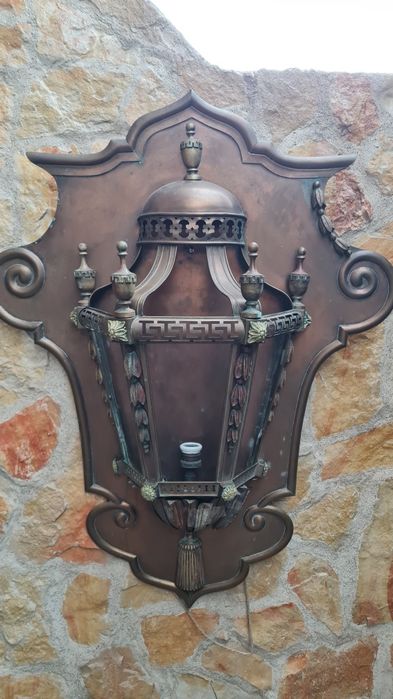 Candeeiro parede electrificado