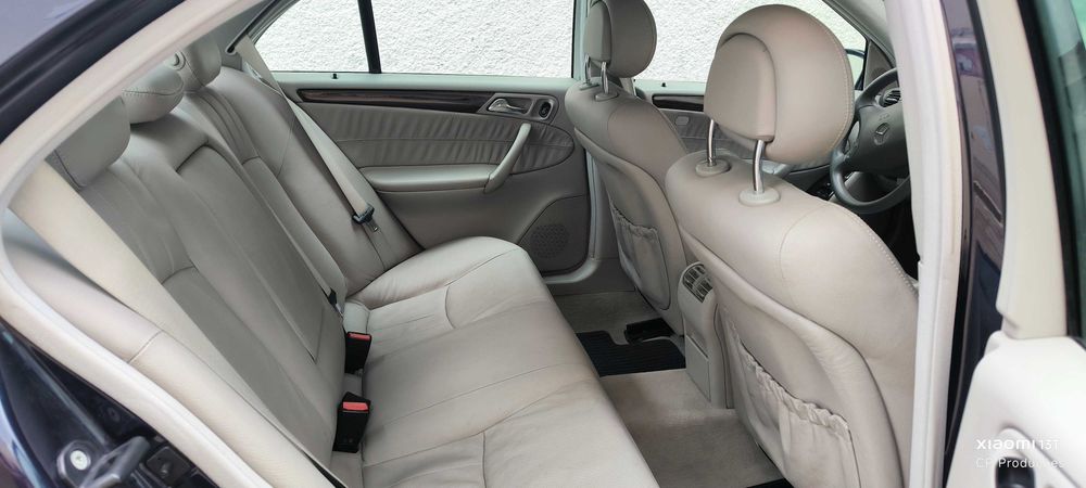 Mercedes-Benz 220 — fotografia 4