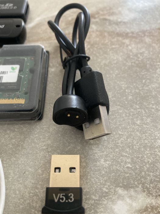 Продаю електронні гаджети