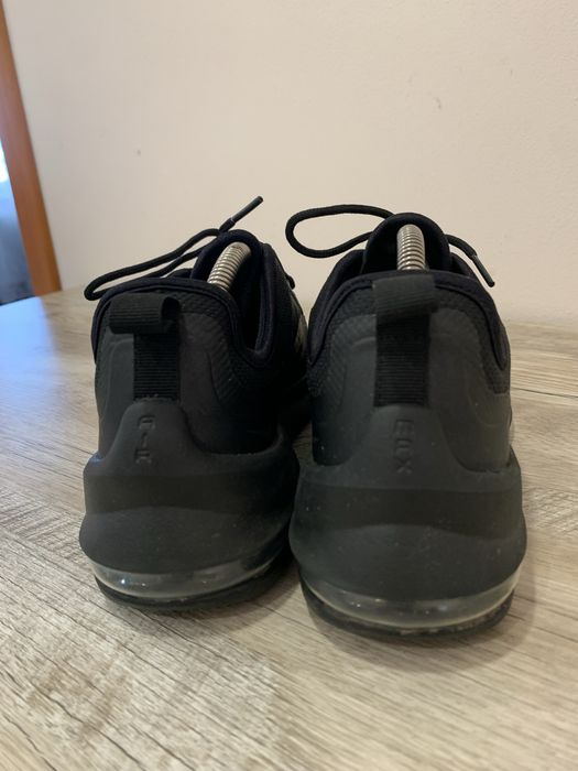 Кросівки Nike air max axis