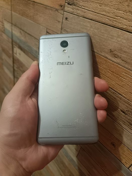 Meizu note 5 3/32gb silver  состояние на фото экран в идеале без выгорания нюансов батарея держит отлично комплект чехол
