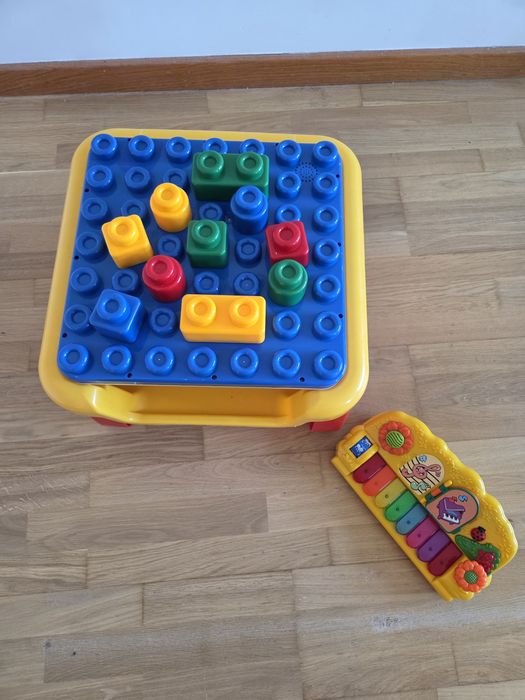 mesa de atividades bebe