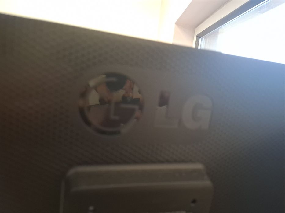 Monitor LG - 2 SZT.