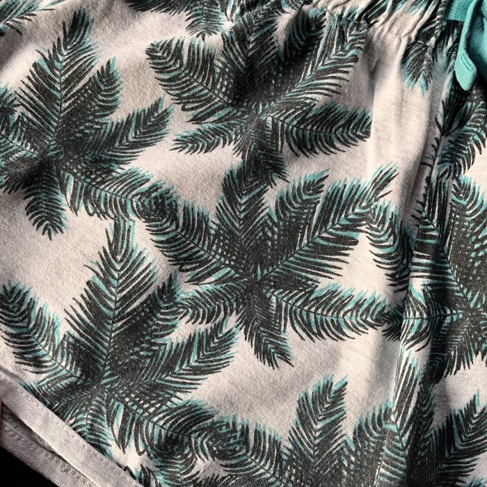 Krotkie spodenki materialowe dresowe Primark letnie