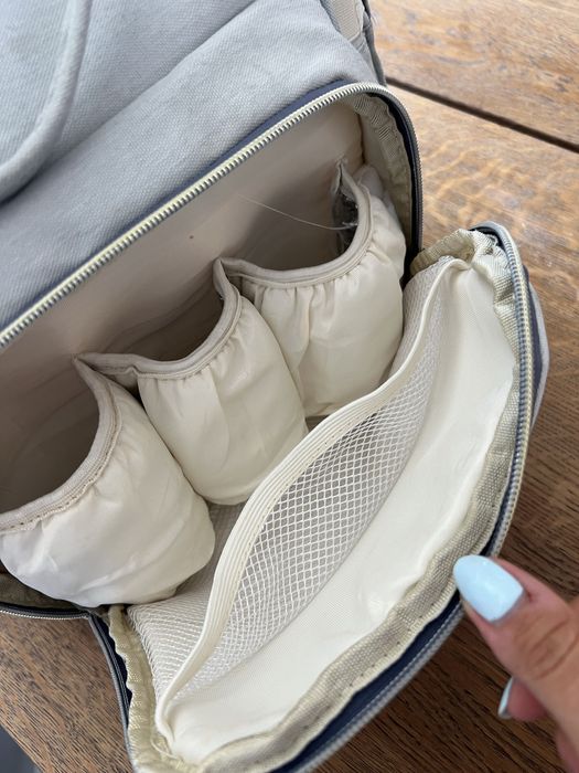 Mochila de maternidade cinza