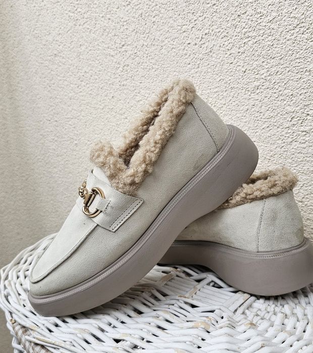 Зимові жіночі лофери на хутрі.