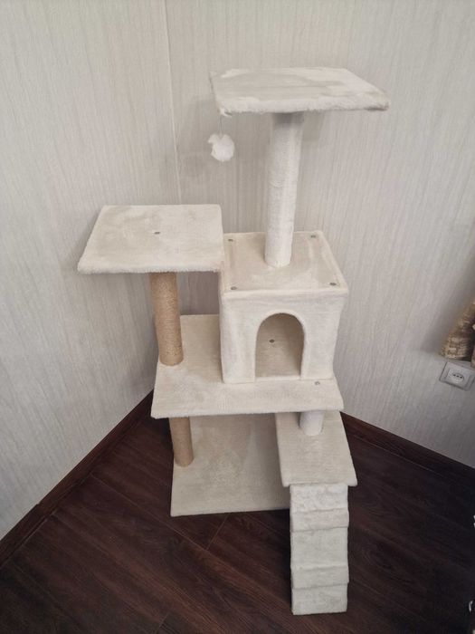 Когтеточка / игровой комплекс для кошки (домик + лежанки + лесенка)