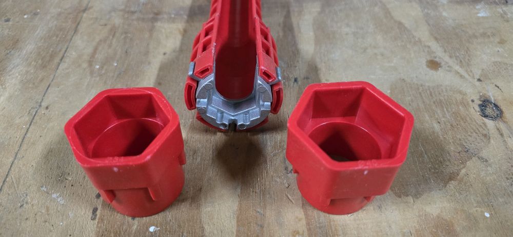 Ferramenta para canalizador (nova)