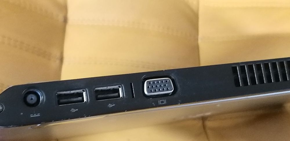 Ноутбук Dell Vostro v130