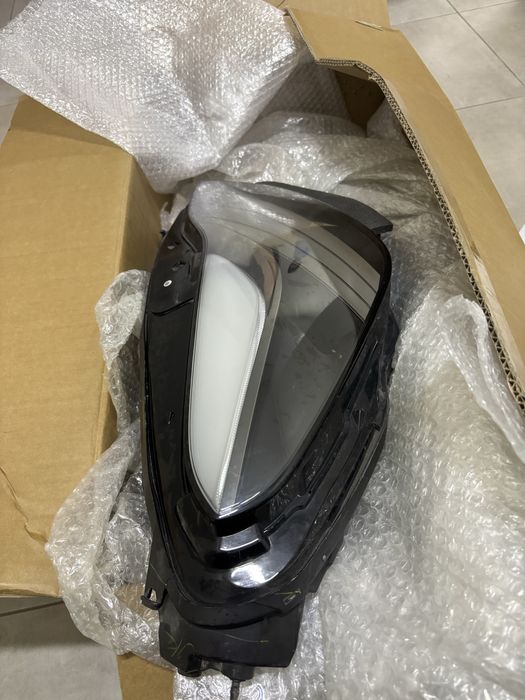 Фара передня права tesla model 3 рест лінзована