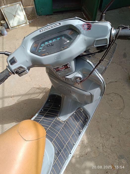 Скутер мопед Honda Lead