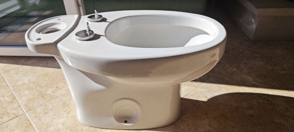 Vendo sanita com tampa com queda amortecida