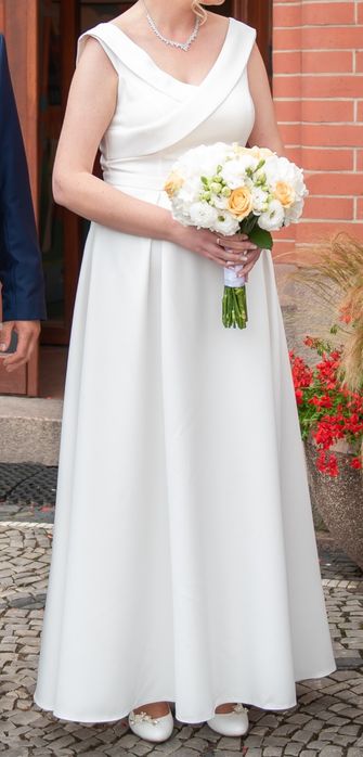 Suknia ślubna rozmiar 44