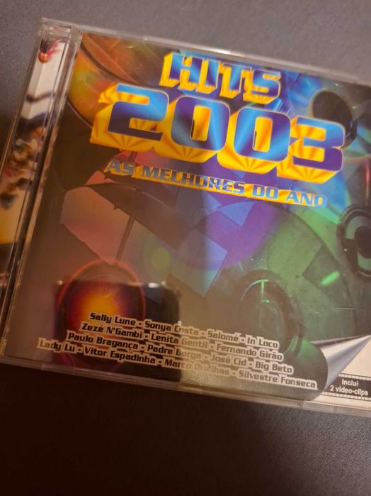 Vendo cd com hits de 2003, varios cantores