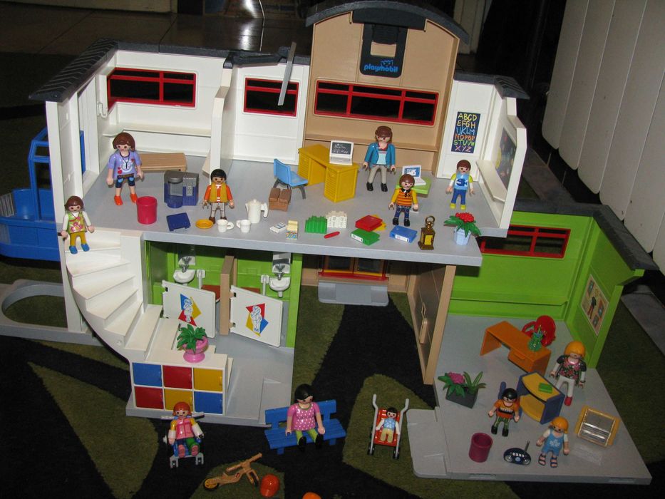 Playmobil 9453 Duża Szkoła Z Wyposażeniem, school, grajacy zegar