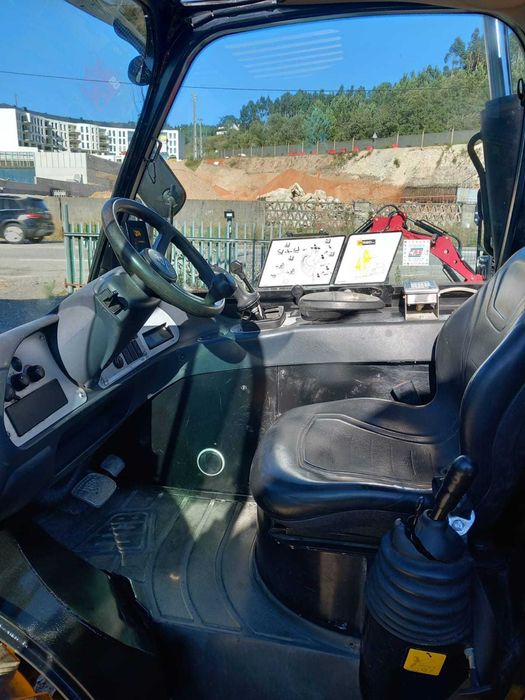 JCB 520 Telescopic Handler64738419209474125