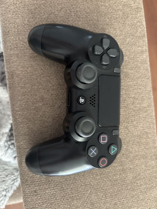 PS4 Pro 1TB + Comando + Cabos | Bom Estado