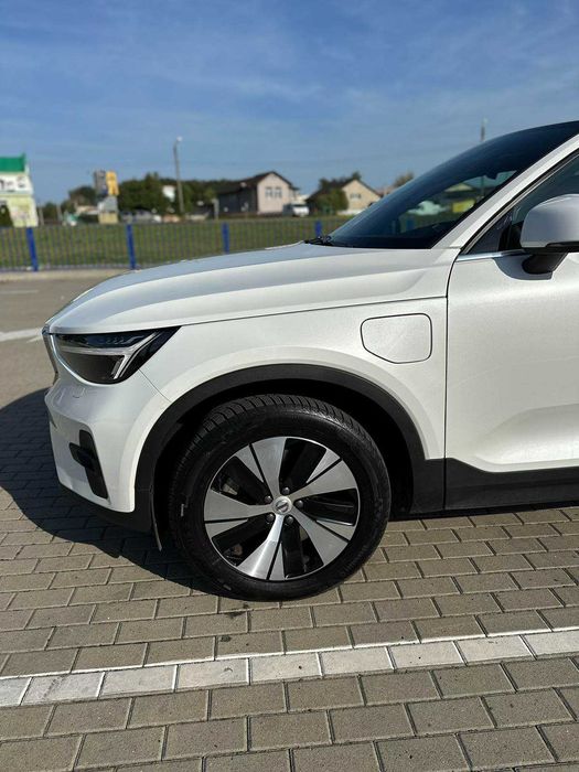 Volvo XC40 2022 1.5 бензин плагін