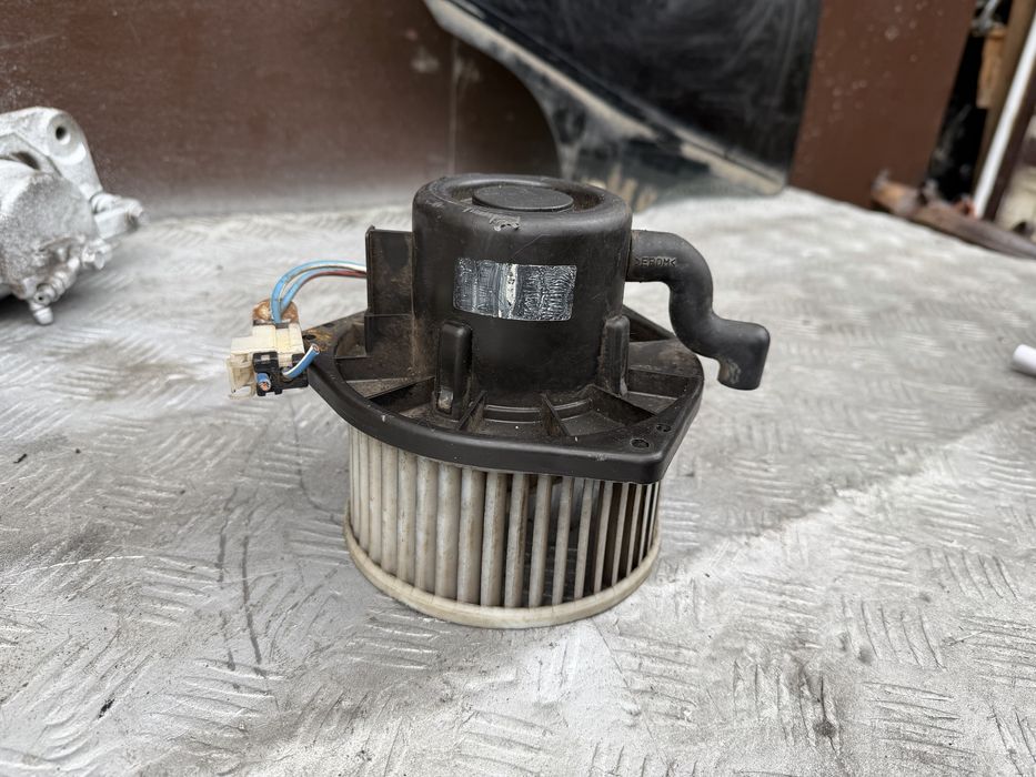 Моторчик вентилятор Ниссан террано 2 год 04 nissan terrano