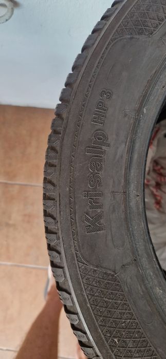 Pneus para piso de gelo